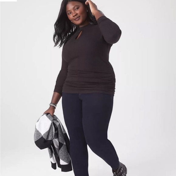 Lane Bryant Size 18 20 Fitted Cutout-Neck Side Ruched Ribbed Black Tunic Top NWT - Picture 2 of 12